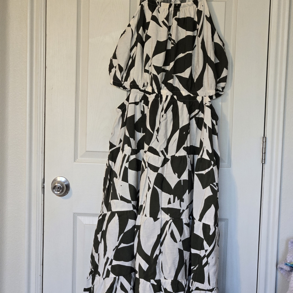 Elegant Dark Green and White Leaf Print Dress